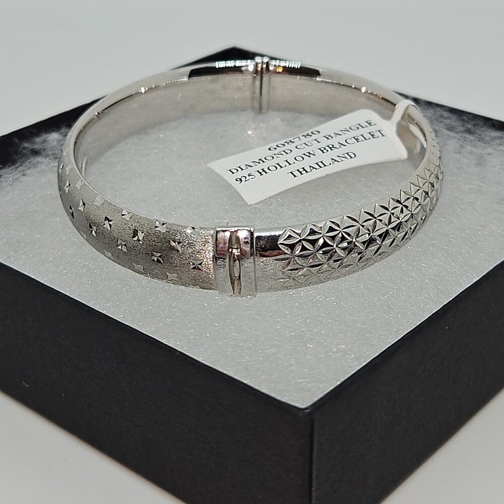 925 Sterling Silver Diamond Cut Satin Finish Hinged Bangle Bracelet